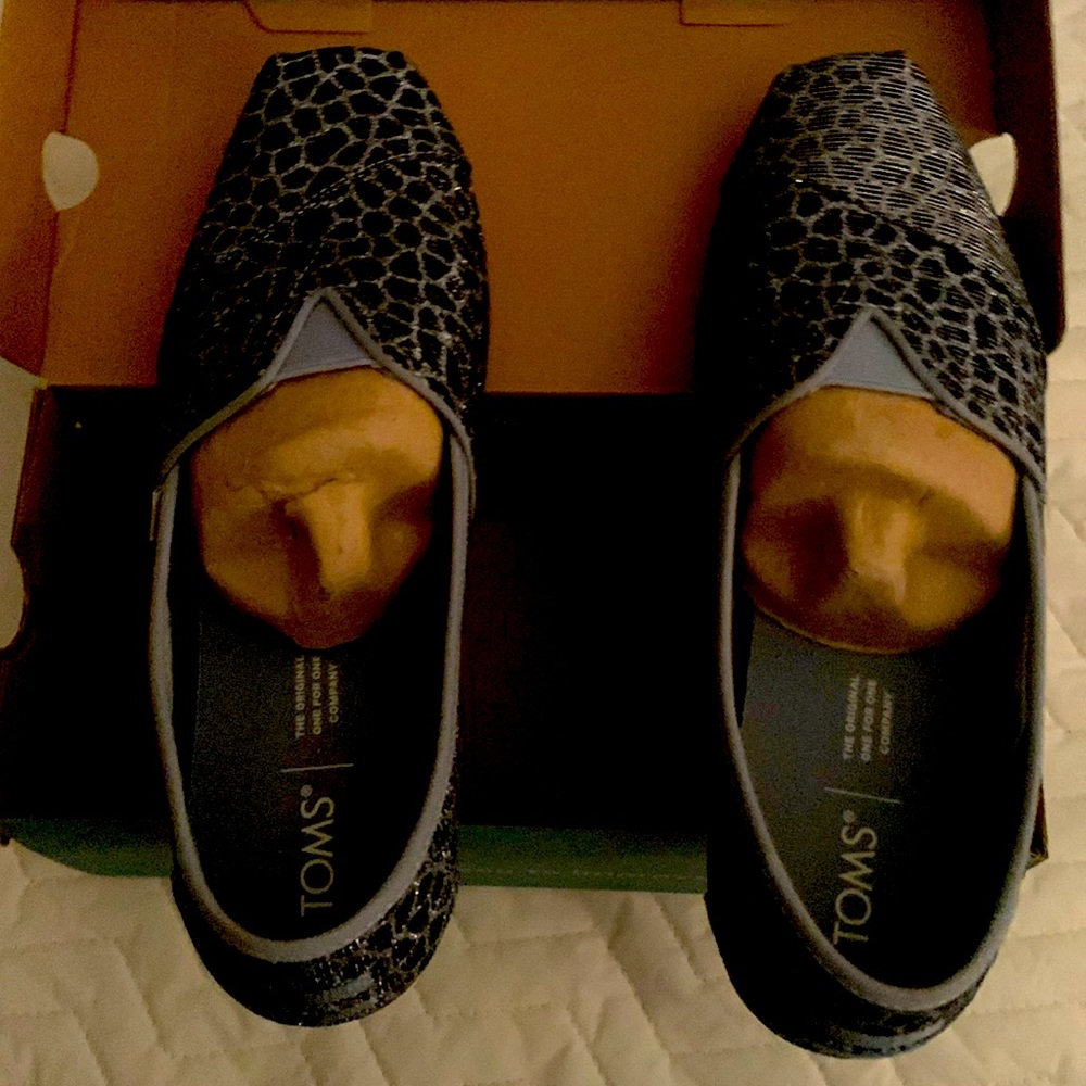 New never worn Toms Alpargato flats. Citadel Blue Animal Printed glitter